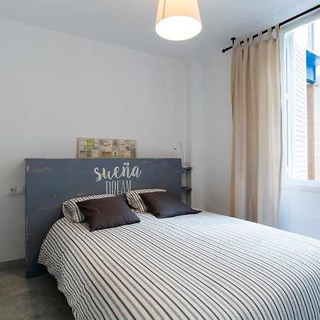 Apartamento Calle Lirio Sevilla Bagian luar foto