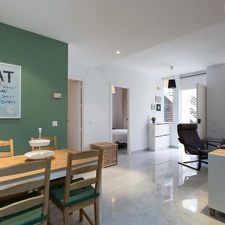 Apartamento Calle Lirio Sevilla Bagian luar foto