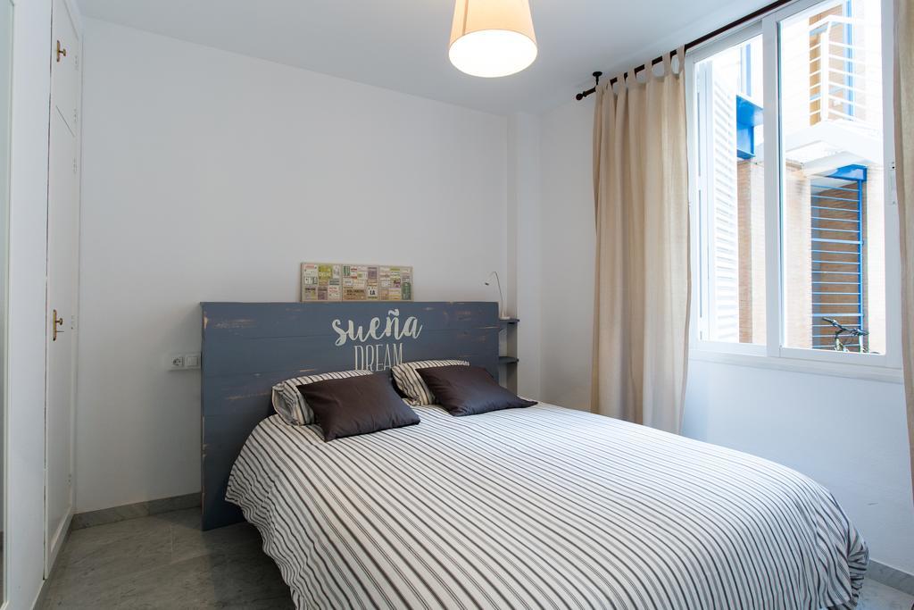Apartamento Calle Lirio Sevilla Bagian luar foto
