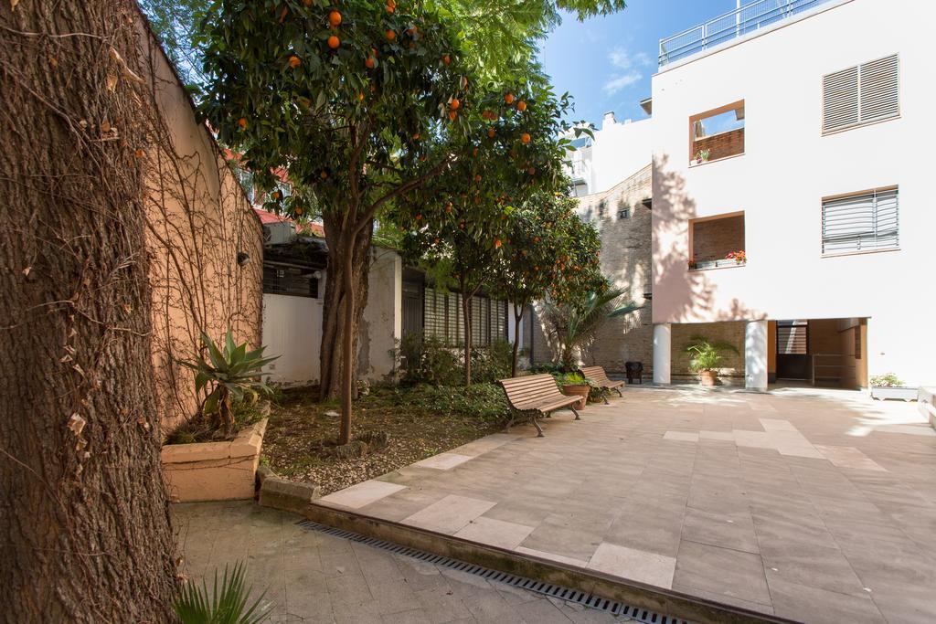 Apartamento Calle Lirio Sevilla Bagian luar foto
