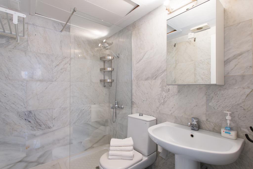 Apartamento Calle Lirio Sevilla Bagian luar foto